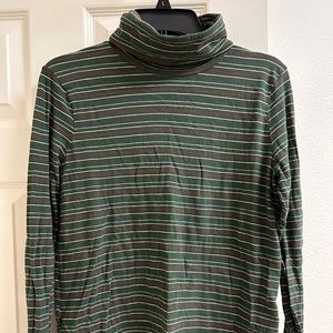 Madewell turtle neck size Medium dark green